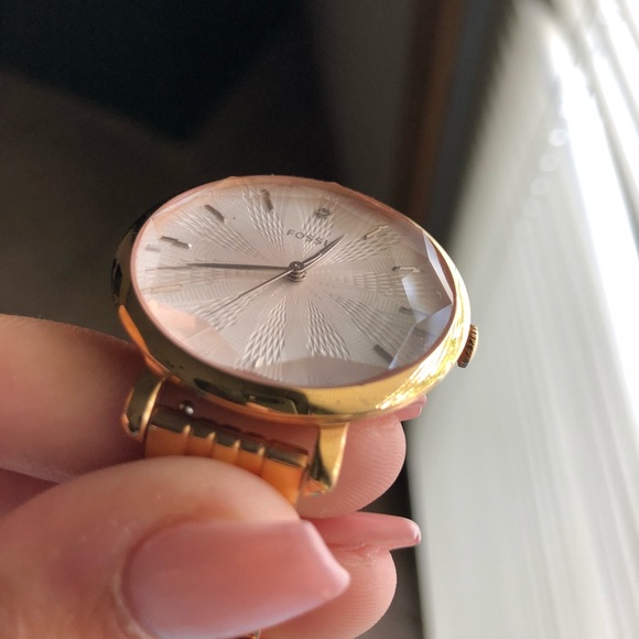 Rose gold Fossil watch - Picture 6 of 8